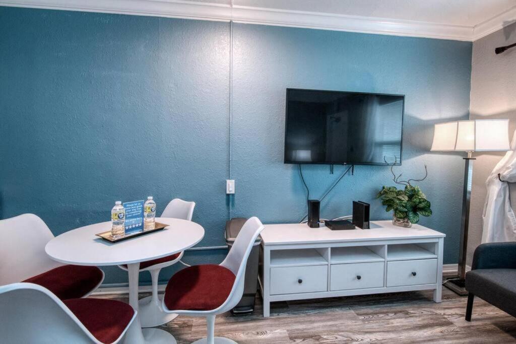 Sunset Beach Suites At Madeira Beach! Pet Friendly With Summer Breezes! - Suite 6 St. Pete Beach Exterior foto